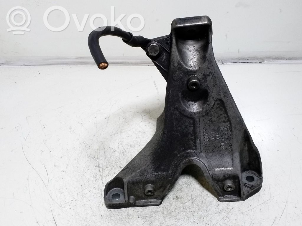 Audi A4 S4 B7 8E 8H Engine mounting bracket 