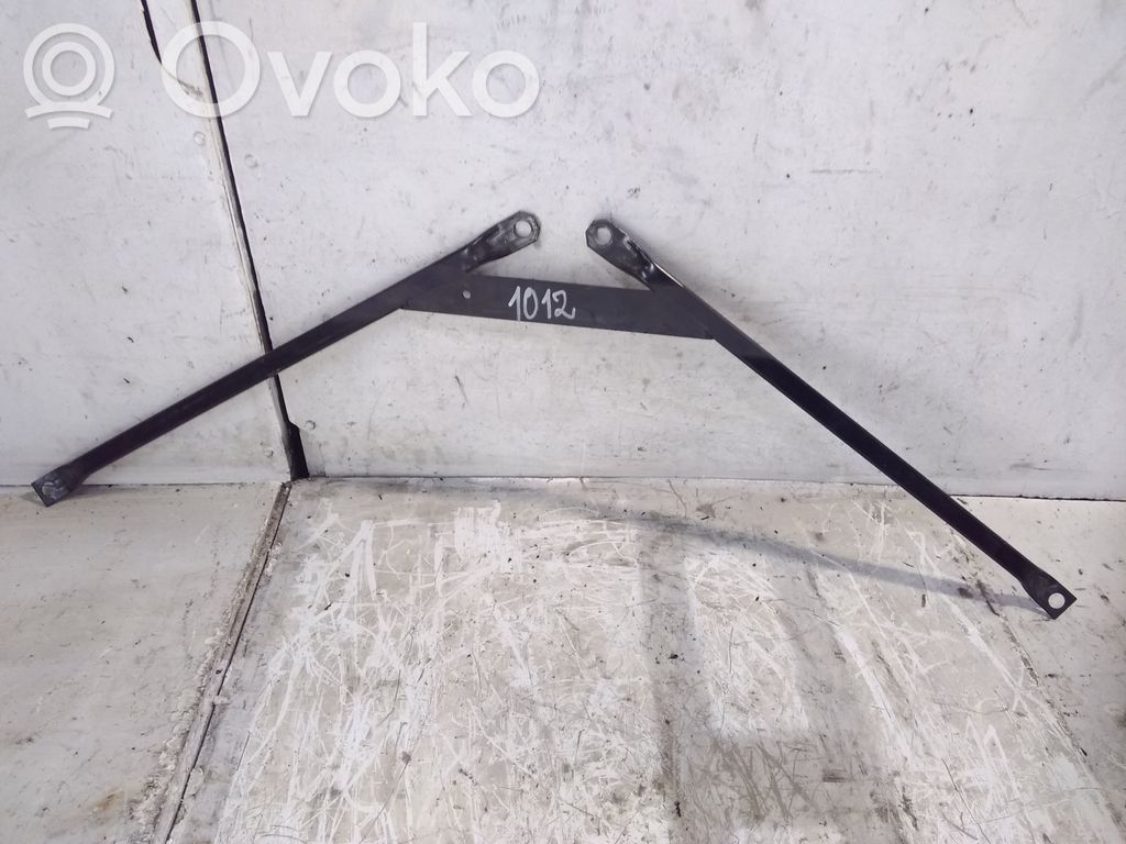 BMW 3 F30 F35 F31 Kita variklio skyriaus detalė 