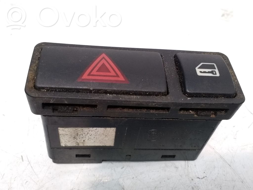 Hazard light switch   8368920