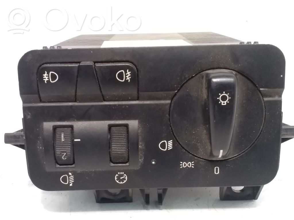Light switch   6901429