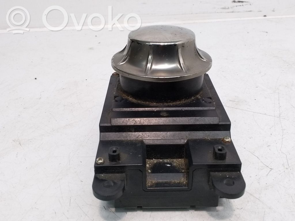 Multimedijos kontroleris   6941801