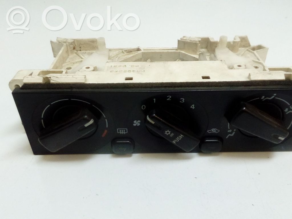 Mitsubishi Space Wagon Climate control unit 