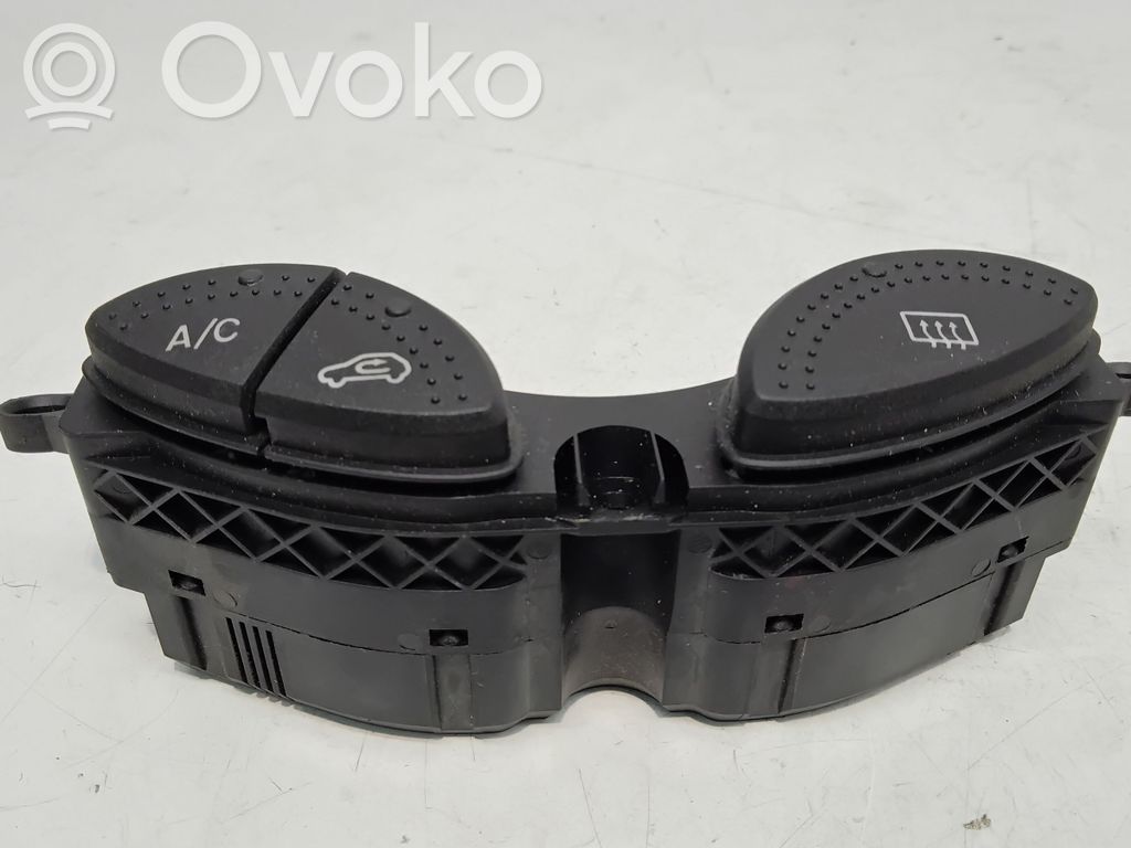 Ford Focus Windscreen/window heater switch 