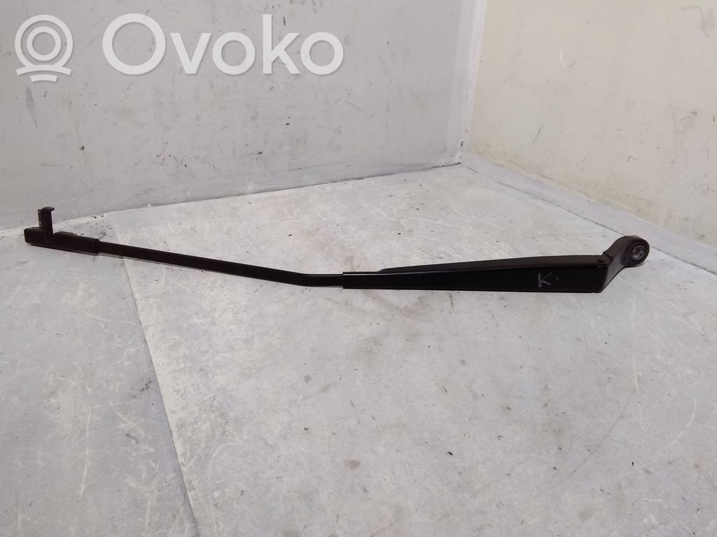 Peugeot 407 Ramię wycieraczki szyby przedniej / czołowej 