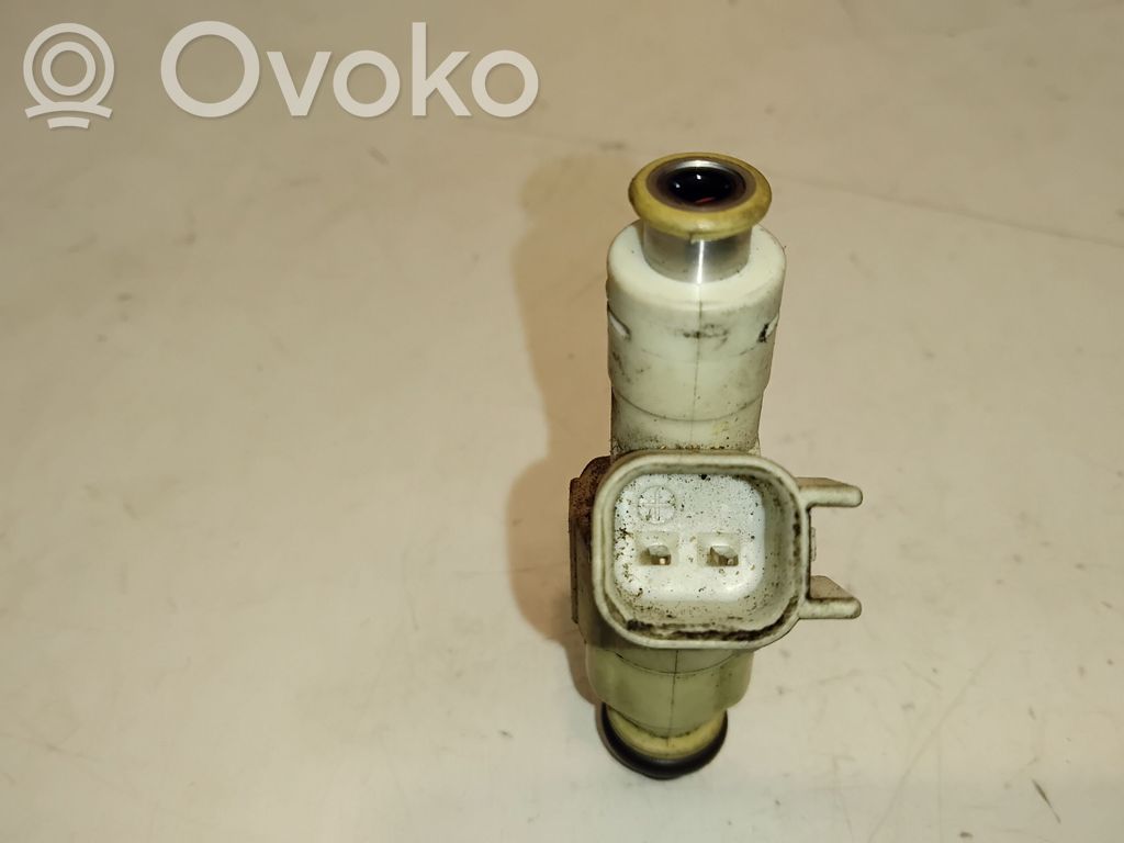 Ford Mondeo Mk III Fuel injector 