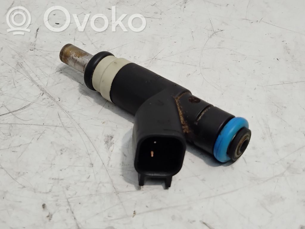 Dodge Caliber Fuel injector 