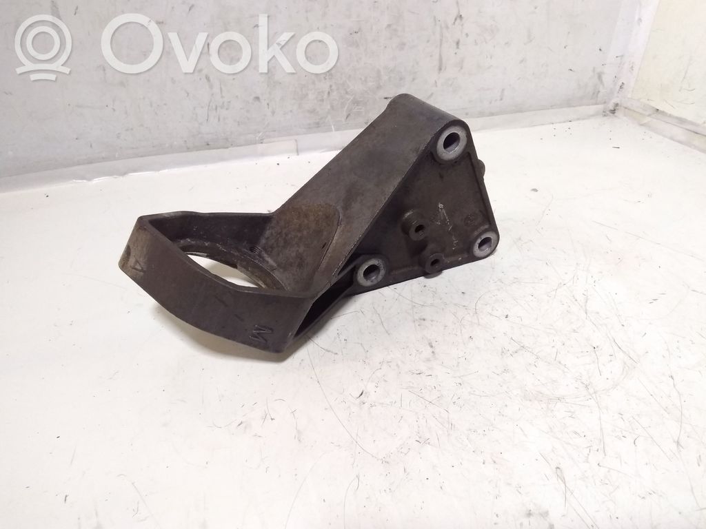 Opel Vectra C Pusašio pakabinamo guolio kronšteinas 