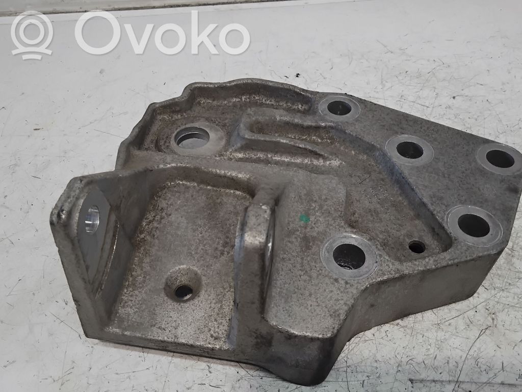 Land Rover Range Rover Evoque L538 Engine mounting bracket 