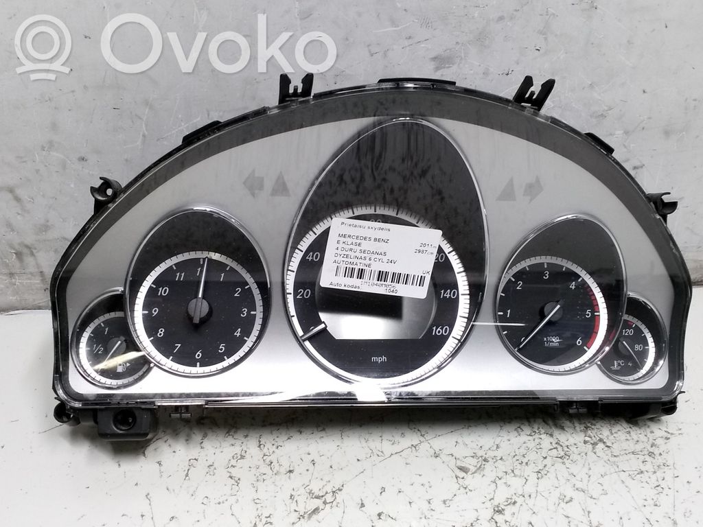 Mercedes-Benz E W212 Nopeusmittari (mittaristo)