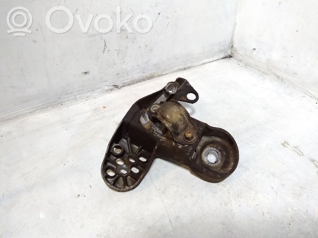 Audi A4 S4 B5 8D Engine mounting bracket 
