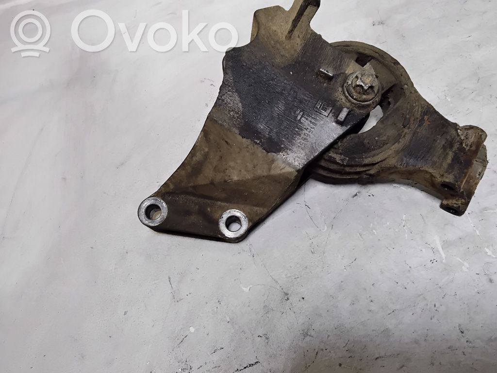Opel Vectra C Engine mounting bracket 