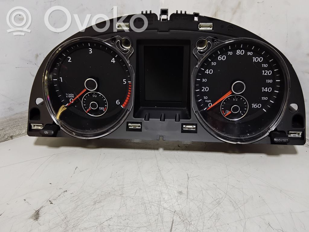 Volkswagen PASSAT B7 Speedometer (instrument cluster) 