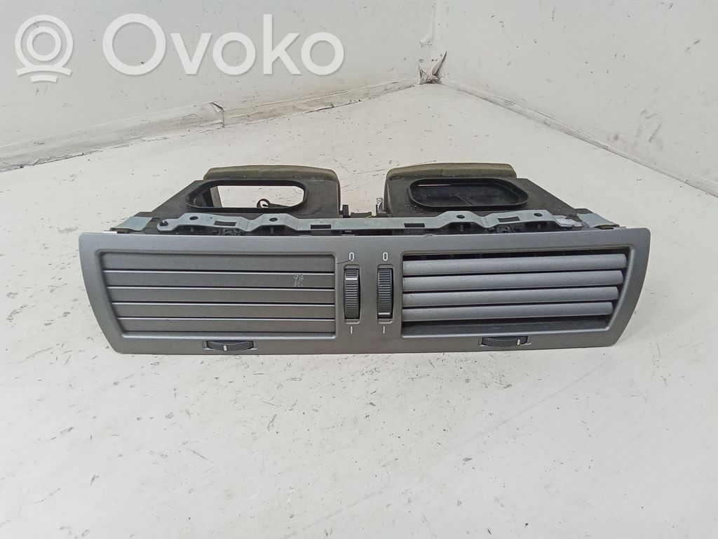 BMW 7 E65 E66 Centrinės oro grotelės 