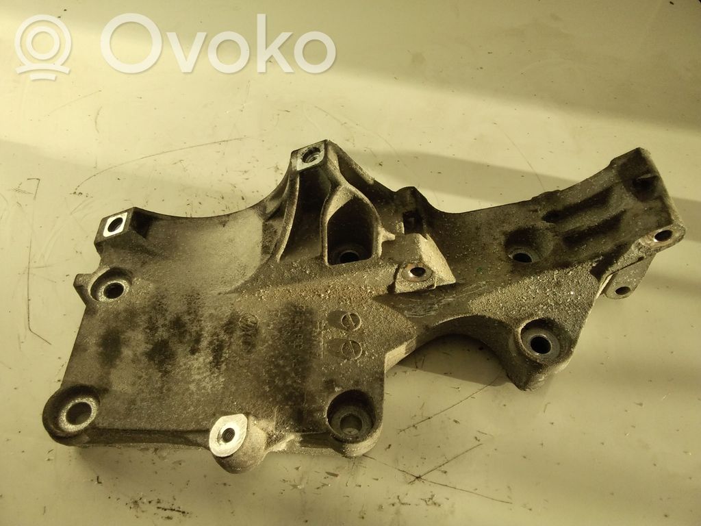 Volkswagen Touran I Mocowanie alternatora 