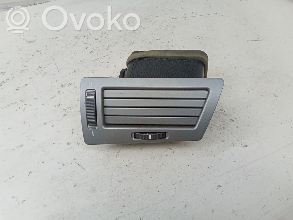 BMW 7 E65 E66 Šoninės oro grotelės 