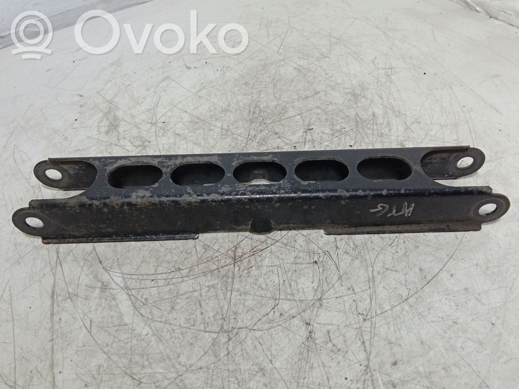 BMW 1 E81 E87 Cits aizmugures šasijas elements 