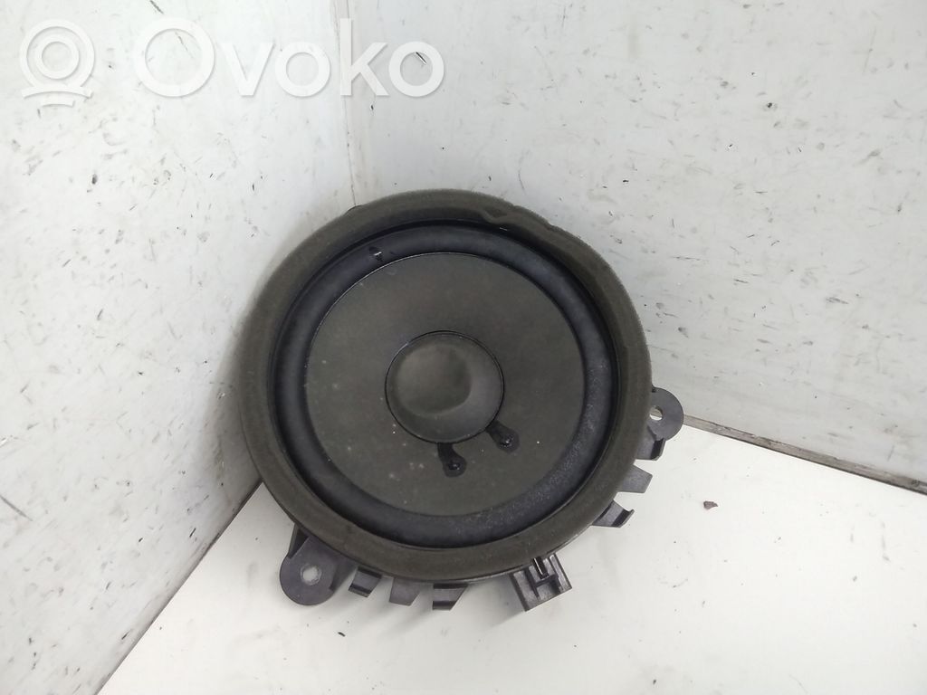 Takaoven kaiutin   30657445
