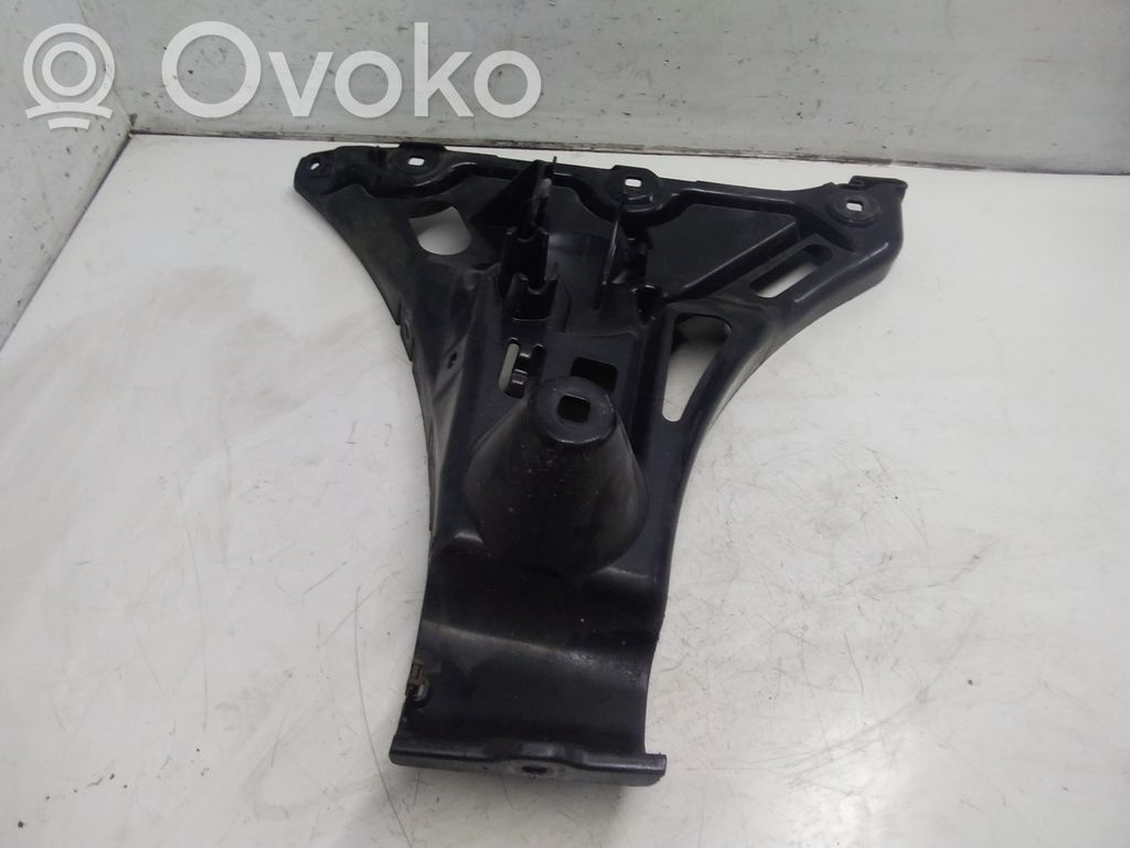 Soporte de montaje del parachoques trasero   7060796