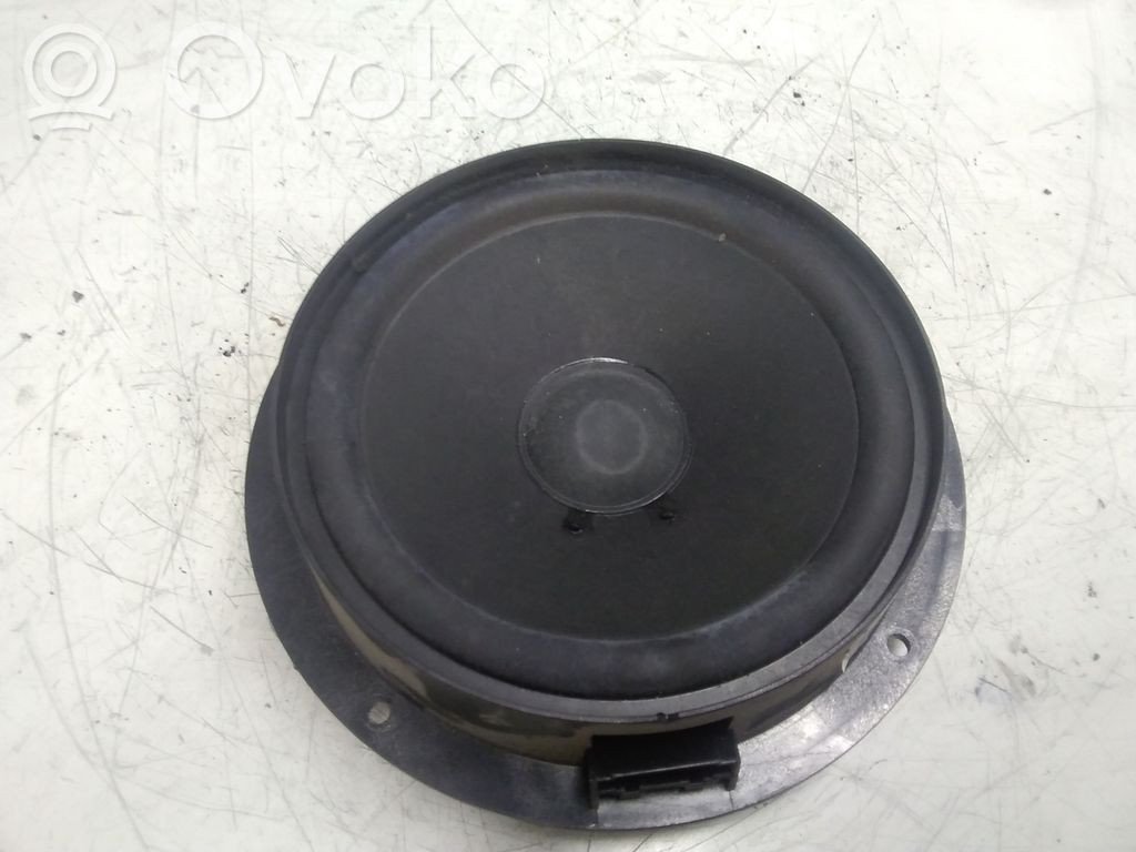 Mercedes-Benz R W251 Etuoven kaiutin