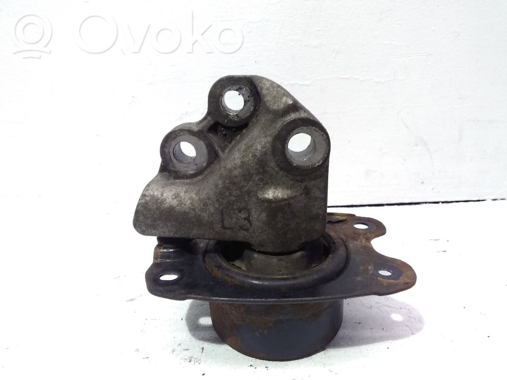 Engine mount bracket   H60077A