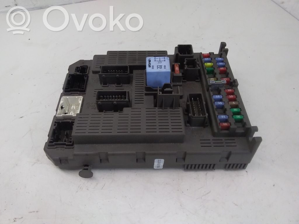 Peugeot 807 Drošinātāju bloks 