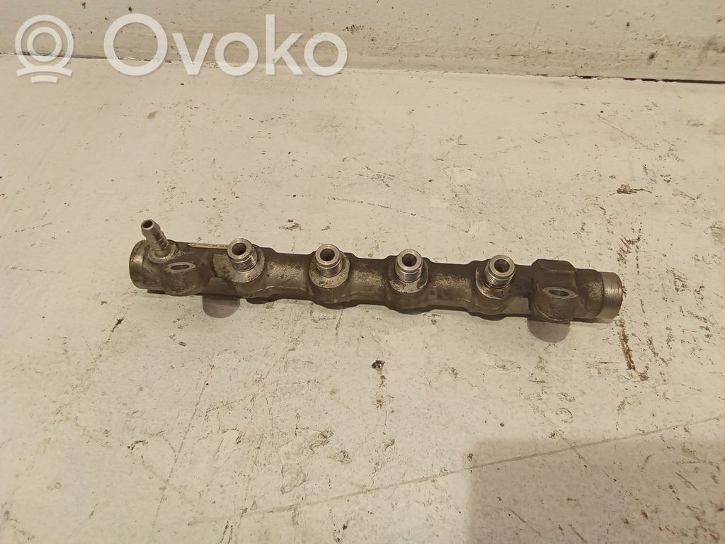 Volkswagen PASSAT CC Polttoainepääputki 