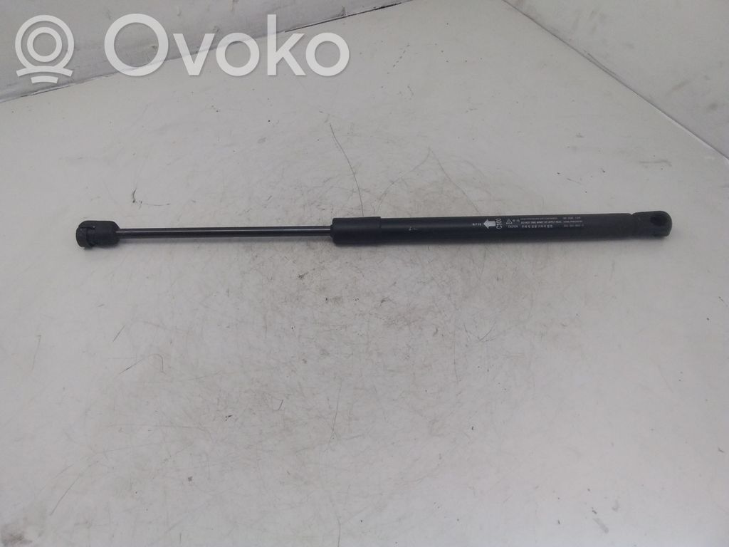 Chevrolet Captiva Amortizor capotă motor 
