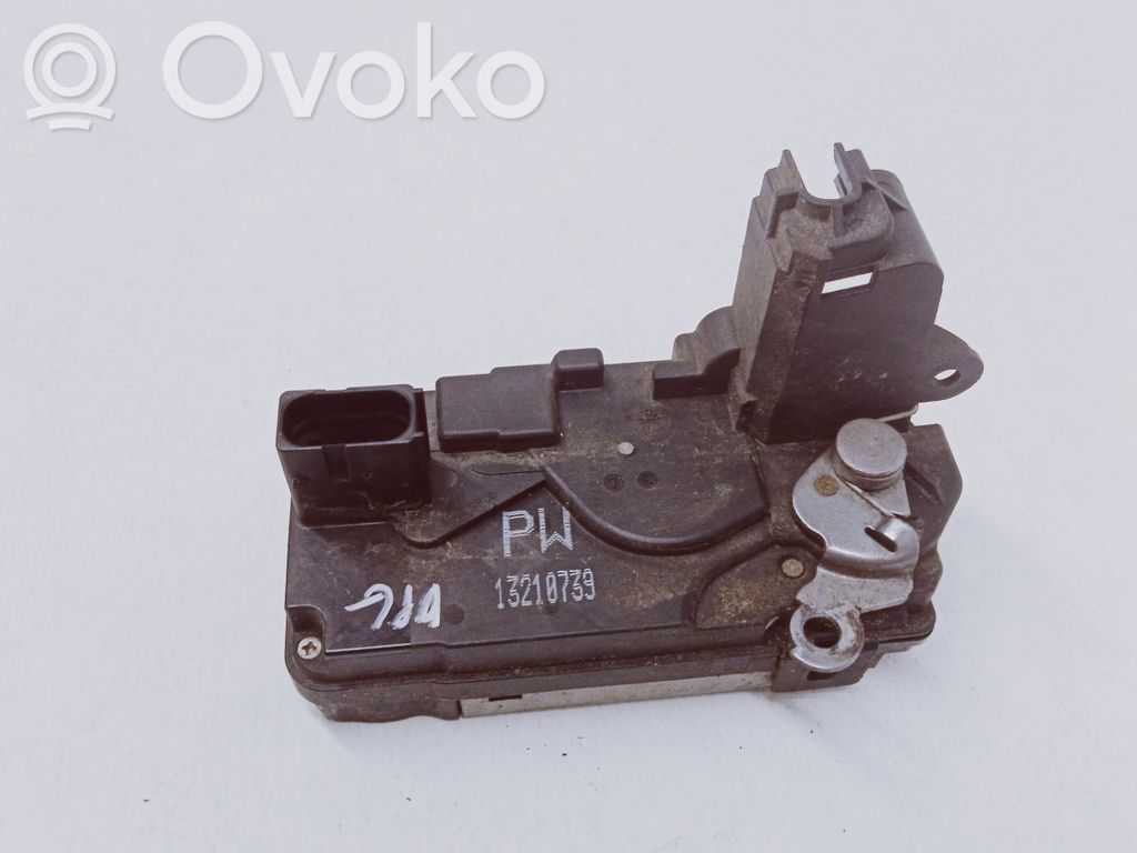 Opel Zafira B Zamek drzwi tylnych 