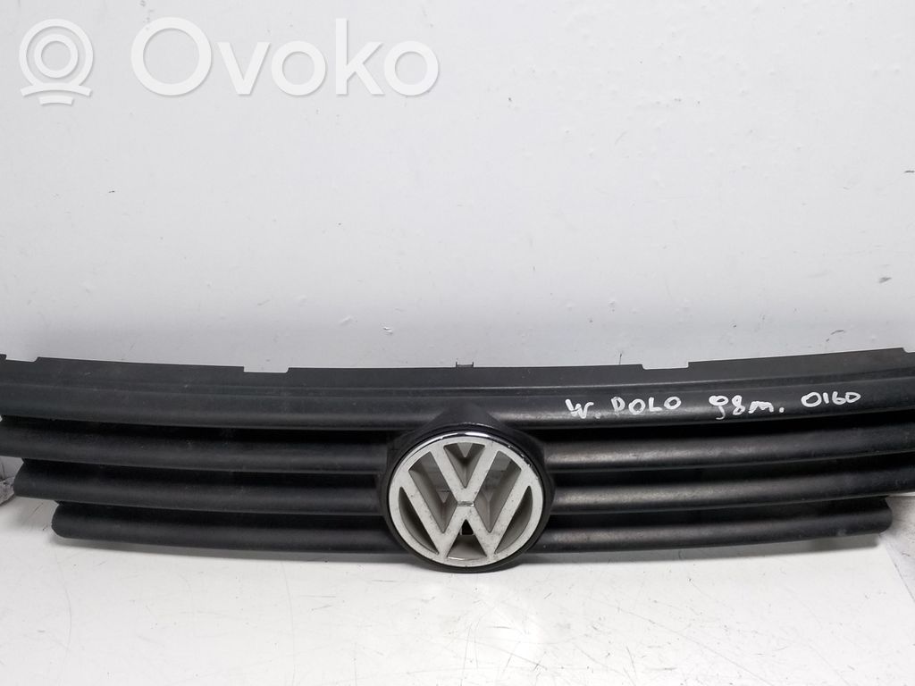 Volkswagen Polo III 6N 6N2 6NF Griglia anteriore 