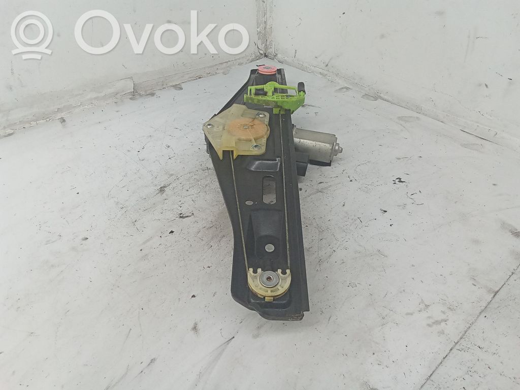 BMW X1 E84 Elektryczny podnośnik szyby drzwi tylnych 