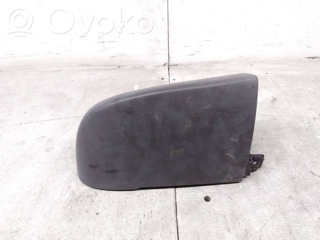 Opel Vivaro Narożnik zderzaka tylnego 