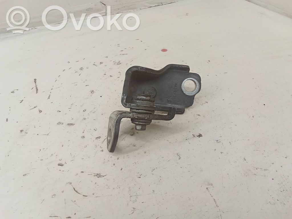 Ford Mondeo MK V Front door lower hinge 
