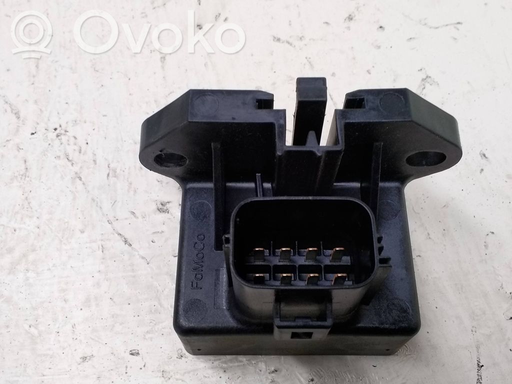 Ford Mondeo MK V Polttoainepumpun rele 