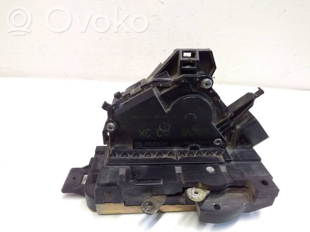 Ford Focus Priekšpusē slēdzene 