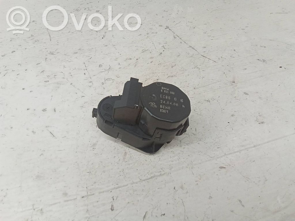 BMW 7 E65 E66 Oro sklendės varikliukas 