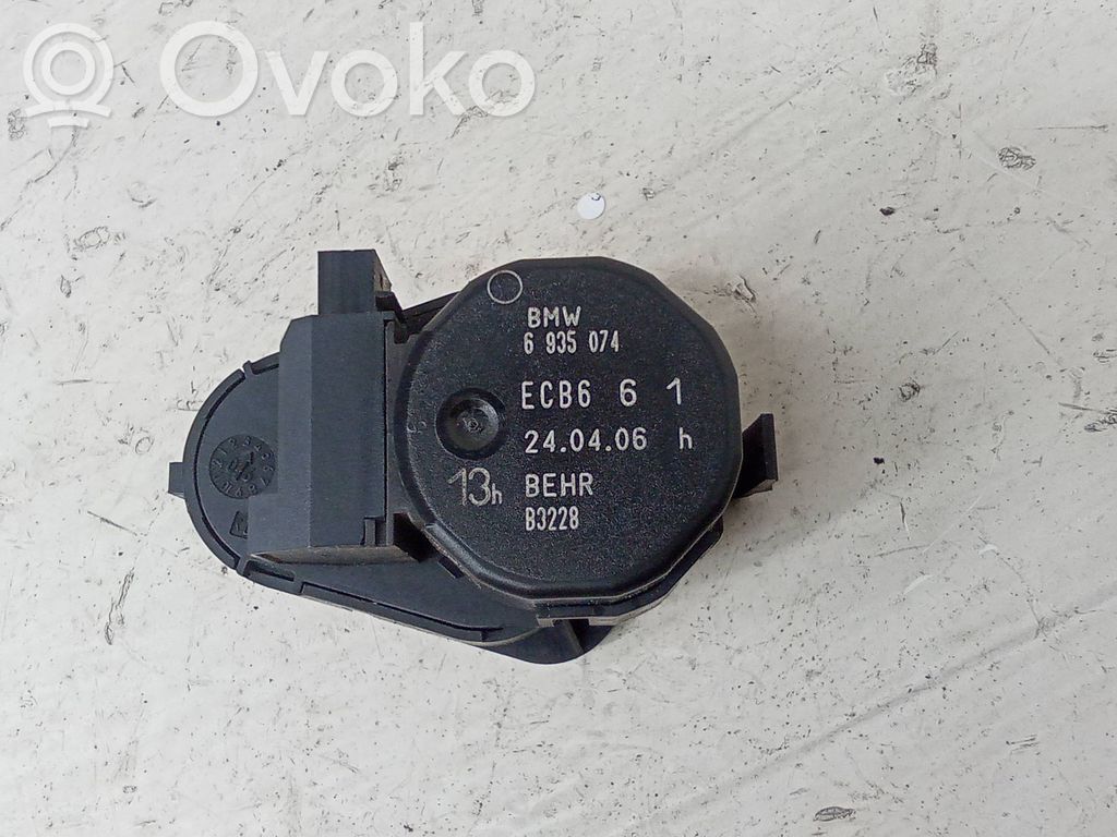 BMW 7 E65 E66 Oro sklendės varikliukas 