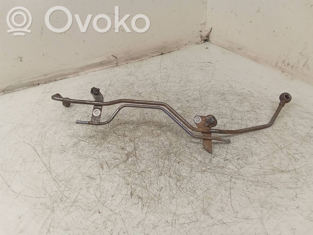 Turboahtimen öljyletku