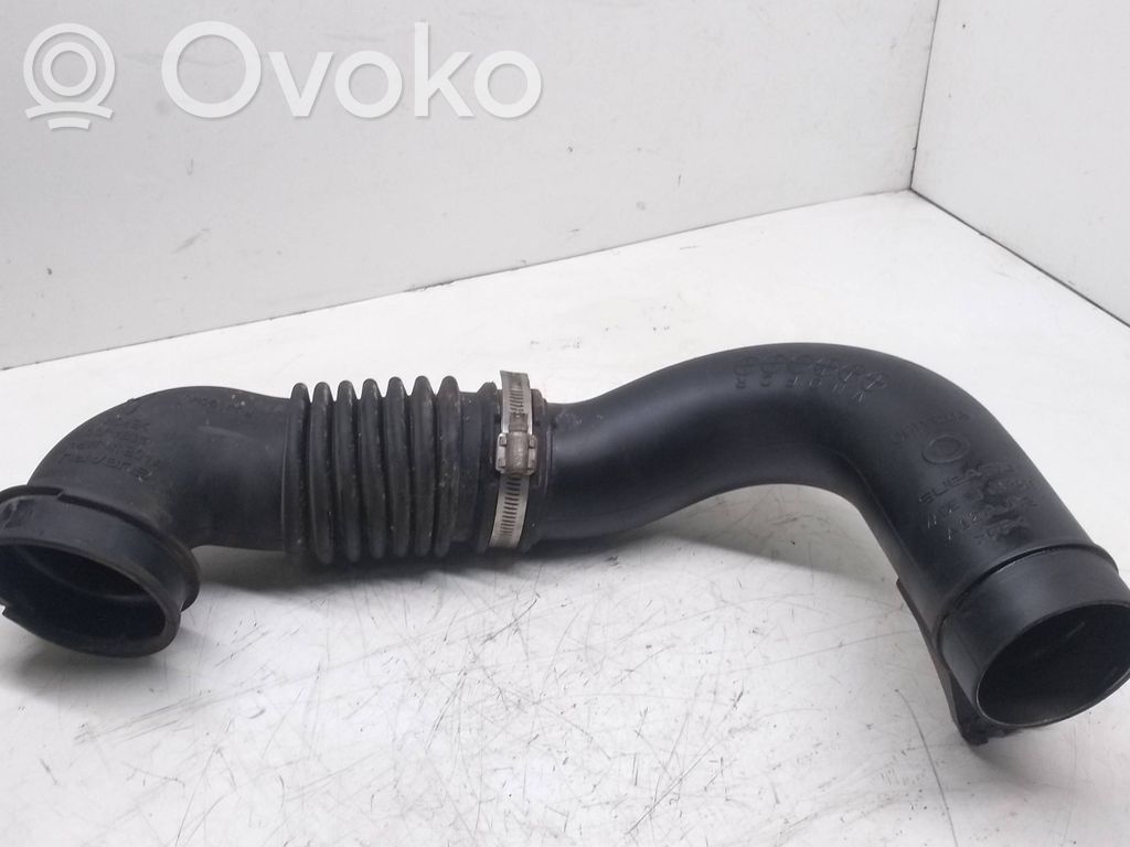 Subaru Outback Välijäähdyttimen letku 