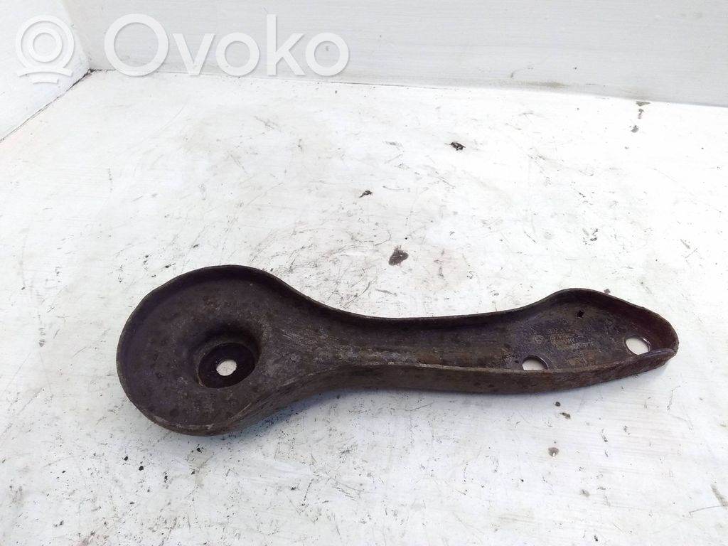 BMW 3 E90 E91 Cits aizmugures šasijas elements 