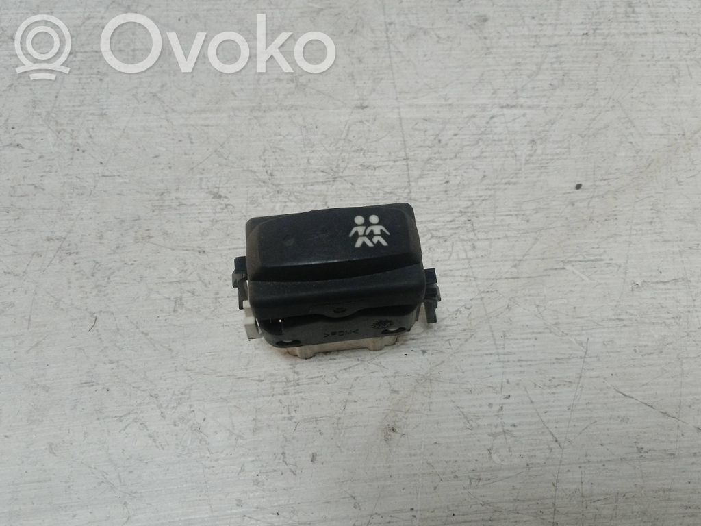 Renault Vel Satis Child safety switch 