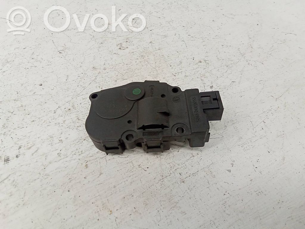 Motor/activador trampilla de calefacción   EFB432,19062011