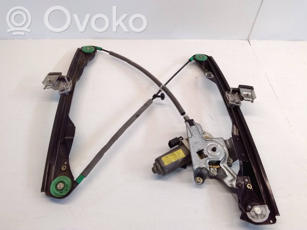 Ford Focus Elektryczny podnośnik szyby drzwi przednich 