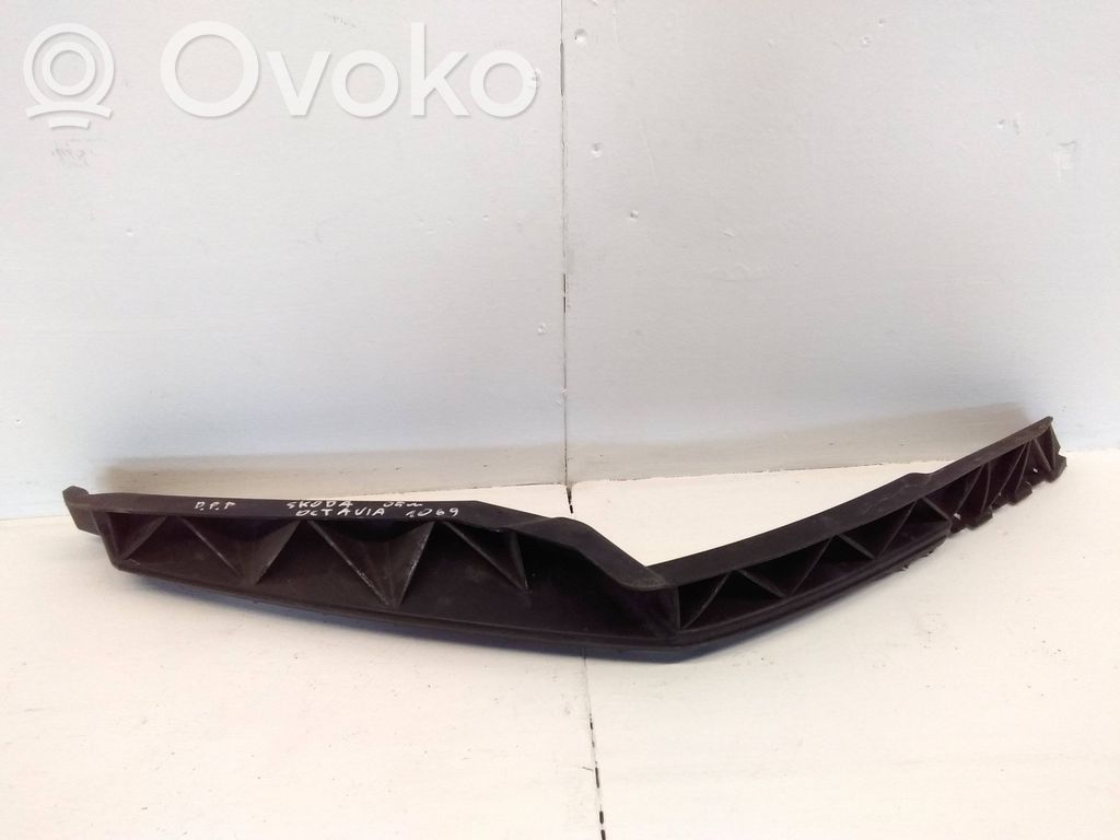 Skoda Octavia Mk2 (1Z) Staffa di rinforzo montaggio del paraurti anteriore 