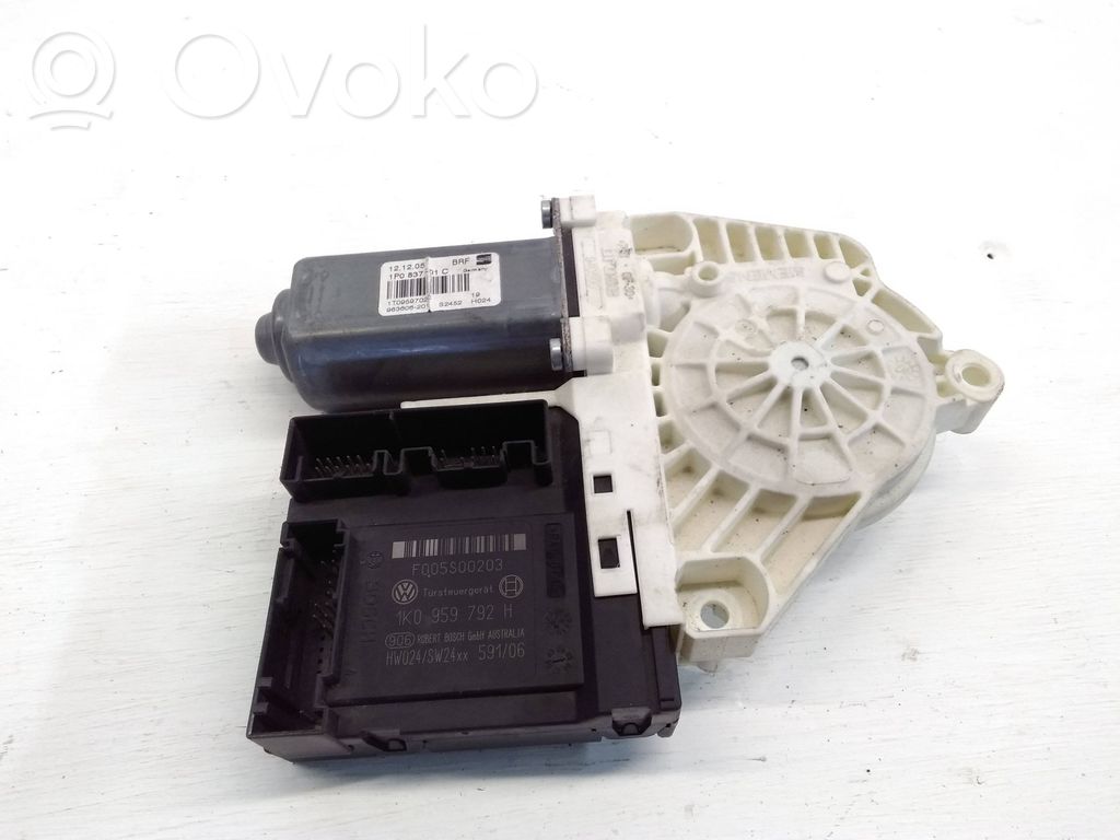 Silnik regulatora szyby drzwi przednich   1P0837401C,1T0959702C,1K0959792H