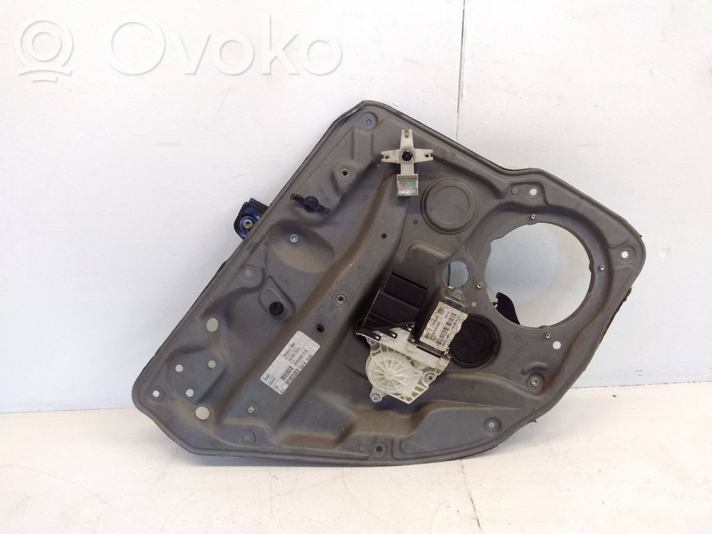 Volkswagen Golf IV Alzacristalli della portiera posteriore con motorino
