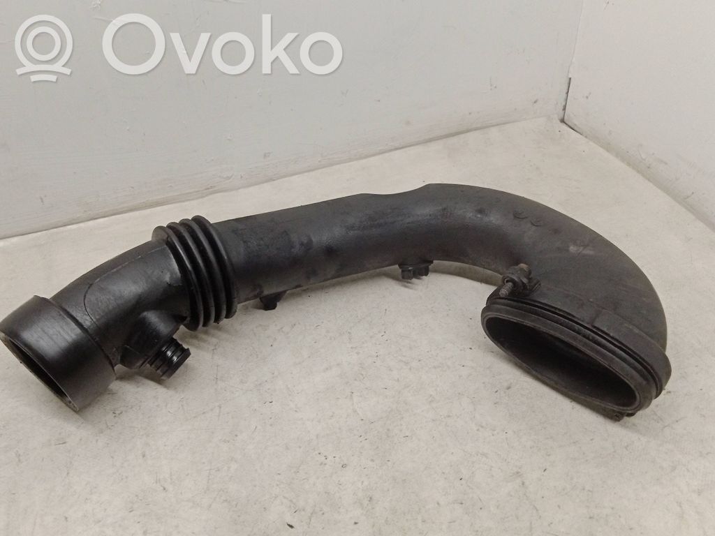 BMW 5 E60 E61 Turboahtimen ilmanoton letku 