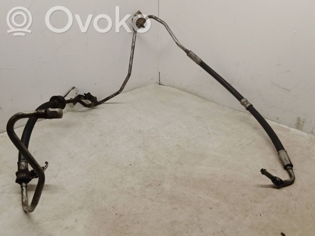 Ohjaustehostimen letkusto   6766512