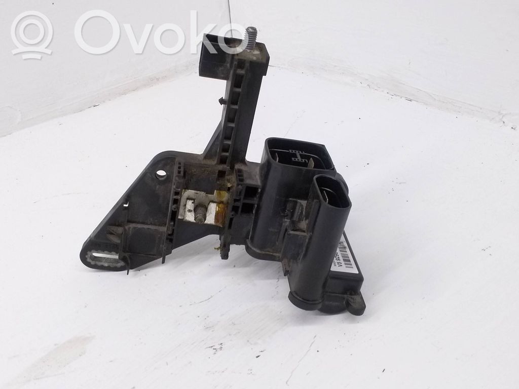 BMW 3 F30 F35 F31 Przekaźnik sterujący prądem 