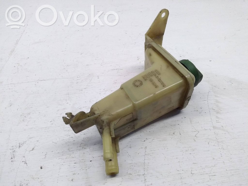 Audi A6 S6 C5 4B Ohjaustehostimen nestesäiliö 