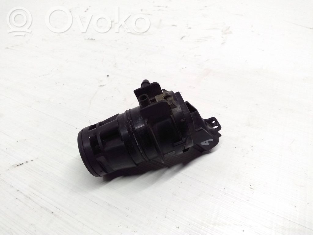 Mazda CX-7 Windscreen/windshield washer pump 